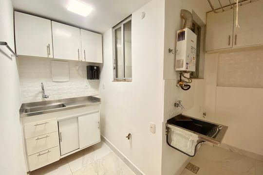 Cozinha de apartamento para alugar com 1 quarto, 35m² em Leblon, Rio de Janeiro