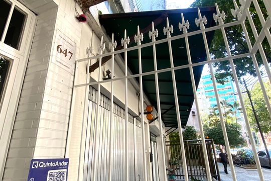 Fachada de apartamento para alugar com 1 quarto, 35m² em Leblon, Rio de Janeiro