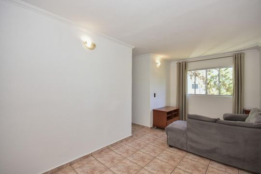 Sala de apartamento para alugar com 2 quartos, 48m² em Parque Pinheiros, Taboão da Serra