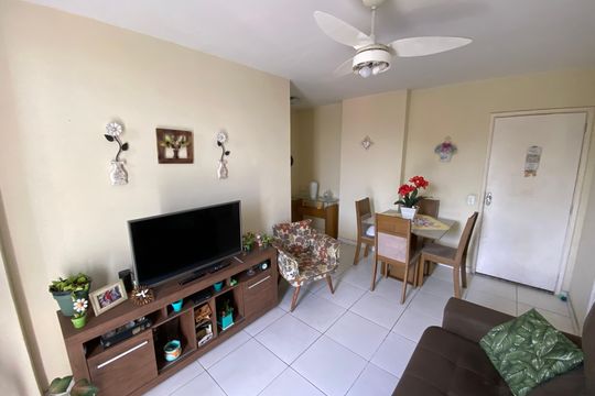 Sala de apartamento à venda com 2 quartos, 57m² em Tanque, Rio de Janeiro