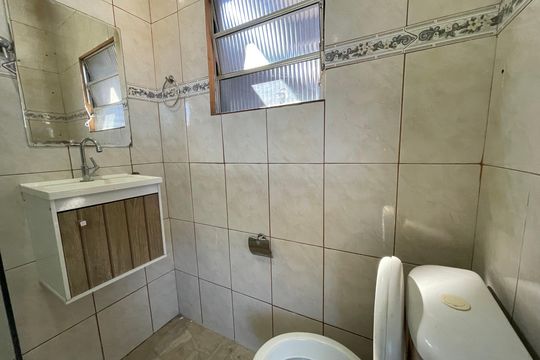 Banheiro de casa de condomínio para alugar com 1 quarto, 45m² em Jardim Esmeralda, São Paulo
