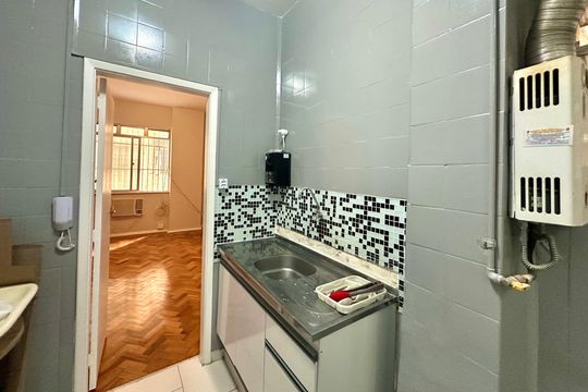 Cozinha de apartamento para alugar com 2 quartos, 70m² em Humaitá, Rio de Janeiro