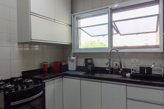 Cozinha de apartamento à venda com 3 quartos, 69m² em Jardim Taquaral, São Paulo