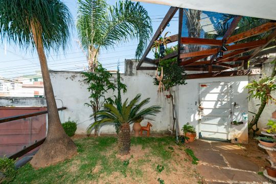 Fachada de casa para alugar com 4 quartos, 365m² em Barreiro, Belo Horizonte