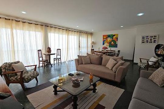 Casa à venda com 4 quartos, 269m² em Matapaca, Niterói
