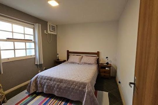Casa à venda com 4 quartos, 269m² em Matapaca, Niterói