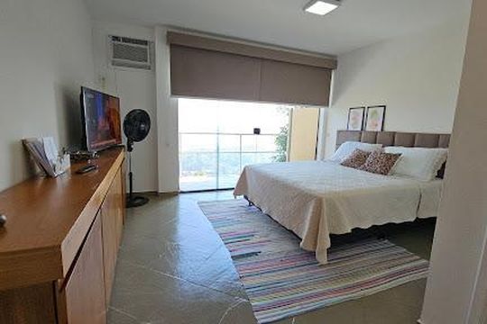 Casa à venda com 4 quartos, 269m² em Matapaca, Niterói