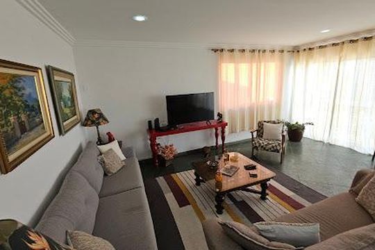 Casa à venda com 4 quartos, 269m² em Matapaca, Niterói