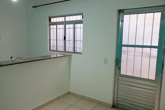 Casa para alugar com 2 quartos, 50m² em Santa Maria, Osasco