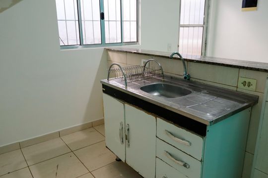 Cozinha de casa para alugar com 2 quartos, 50m² em Santa Maria, Osasco