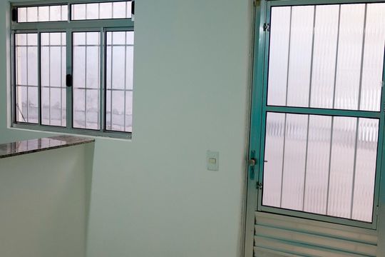 Sala de casa para alugar com 2 quartos, 50m² em Santa Maria, Osasco