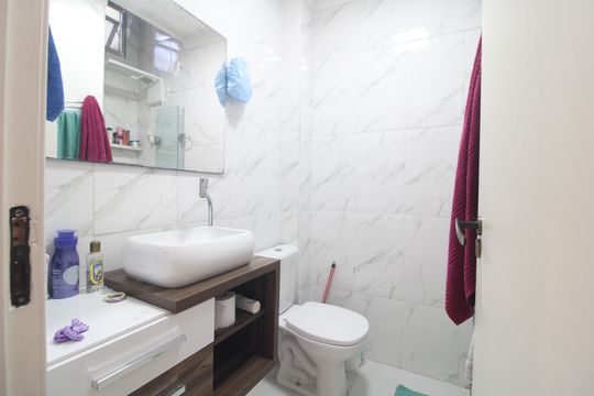 Banheiro de casa para alugar com 3 quartos, 133m² em Jardim Ubirajara, São Paulo