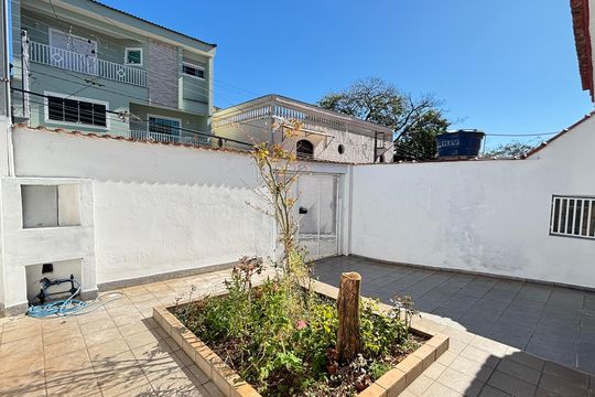 Área Externa de casa para alugar com 2 quartos, 116m² em Vila Curuçá, Santo André