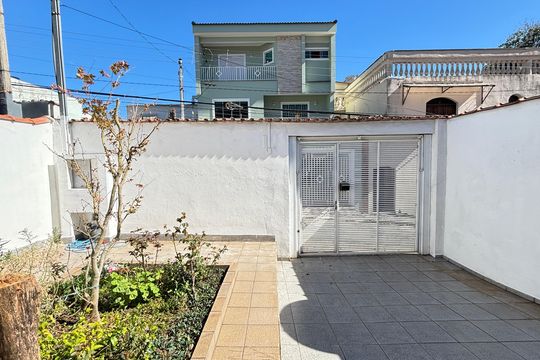 Área Externa de casa para alugar com 2 quartos, 116m² em Vila Curuçá, Santo André
