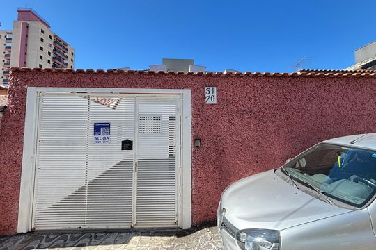 Fachada de casa para alugar com 2 quartos, 116m² em Vila Curuçá, Santo André