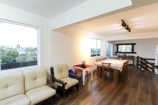 Sala 2 de apartamento à venda com 3 quartos, 280m² em Niterói, Canoas
