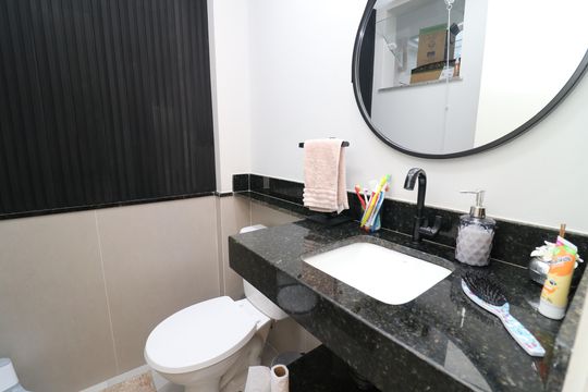 Lavabo da Sala de casa de condomínio à venda com 4 quartos, 186m² em Jardim Guanabara, Rio de Janeiro