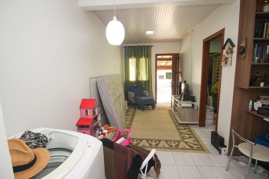 Sala de casa à venda com 2 quartos, 44m² em Chapéu do Sol, Porto Alegre
