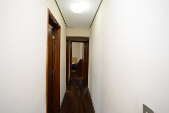 Corredor  de apartamento à venda com 3 quartos, 120m² em Ipiranga, São Paulo