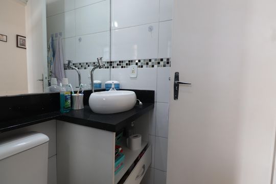 Banheiro de apartamento à venda com 2 quartos, 48m² em Tatuapé, São Paulo
