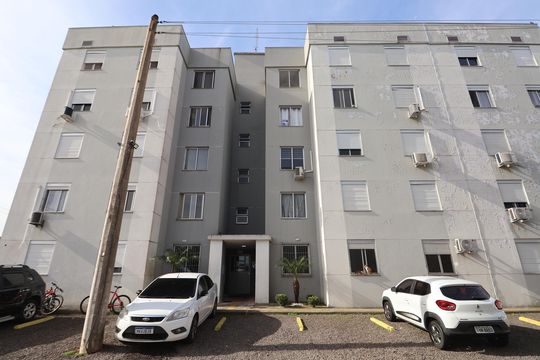 Fachada do bloco de apartamento à venda com 2 quartos, 47m² em Olaria, Canoas