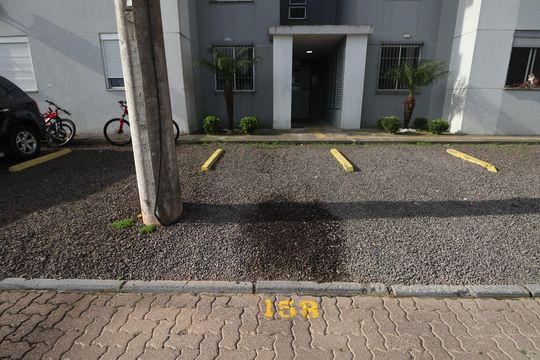 Garagem de apartamento à venda com 2 quartos, 47m² em Olaria, Canoas