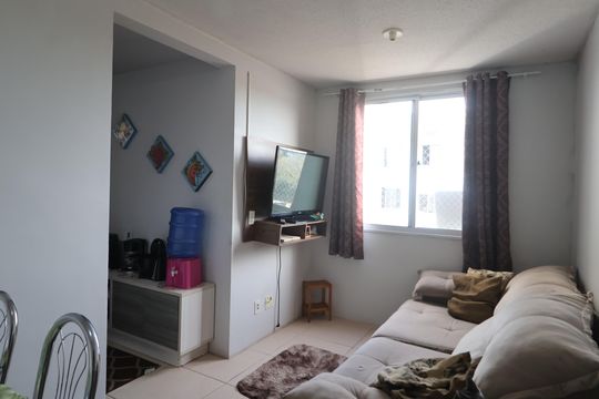 Sala de apartamento à venda com 2 quartos, 47m² em Olaria, Canoas