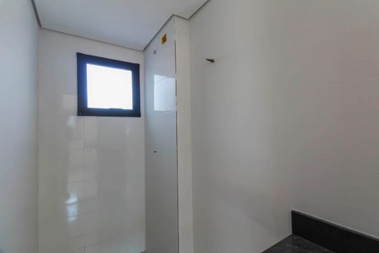 Banheiro de apartamento à venda com 1 quarto, 28m² em São Lucas, São Paulo