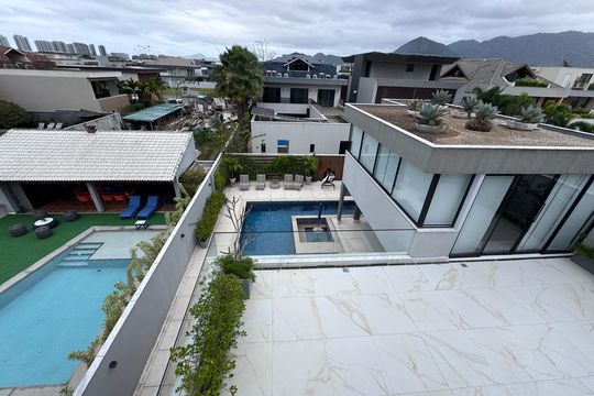 Terraço - Vista de casa à venda com 5 quartos, 850m² em Barra da Tijuca, Rio de Janeiro