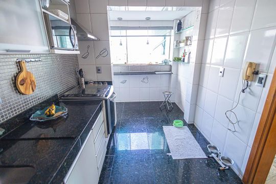 Cozinha de apartamento para alugar com 4 quartos, 104m² em Liberdade, Belo Horizonte