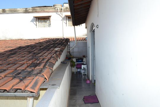 Sacada de casa à venda com 3 quartos, 230m² em Goiânia, Belo Horizonte
