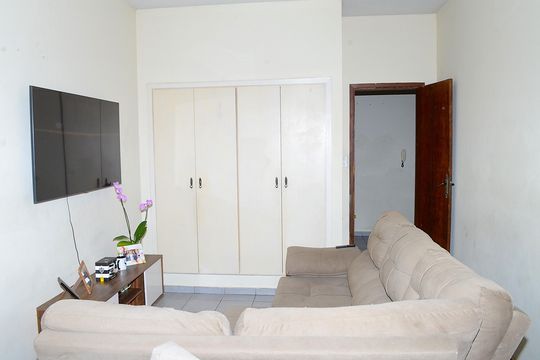Casa à venda com 3 quartos, 230m² em Goiânia, Belo Horizonte