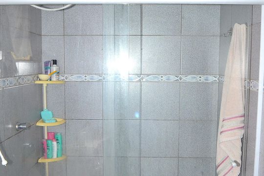 Banheiro da Suíte de casa à venda com 3 quartos, 230m² em Goiânia, Belo Horizonte