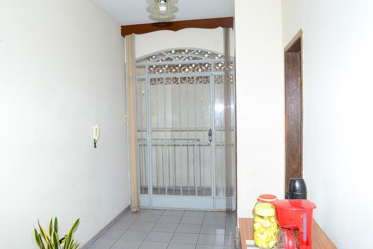 Sala 2 de casa à venda com 3 quartos, 230m² em Goiânia, Belo Horizonte