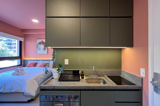 Cozinha de kitnet/studio para alugar com 1 quarto, 23m² em Pinheiros, São Paulo