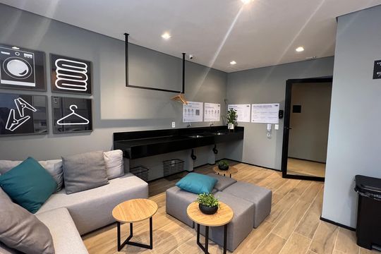 Área comum de kitnet/studio para alugar com 1 quarto, 23m² em Pinheiros, São Paulo