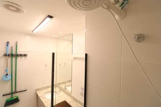 Banheiro de apartamento para alugar com 1 quarto, 25m² em Pompeia, São Paulo