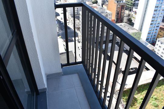 Sacada de kitnet/studio à venda com 2 quartos, 34m² em Centro, Curitiba