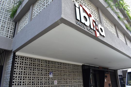 Fachada de kitnet/studio à venda com 2 quartos, 34m² em Centro, Curitiba