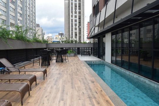 Área comum - Piscina de kitnet/studio à venda com 2 quartos, 34m² em Centro, Curitiba