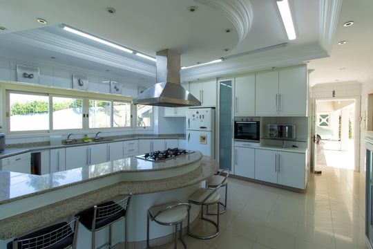 Cozinha de casa de condomínio para alugar com 5 quartos, 850m² em Parque Dom Henrique, Cotia