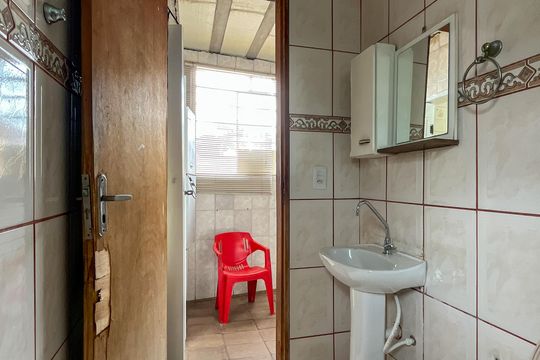 Banheiro de casa para alugar com 2 quartos, 62m² em Vila Penteado, São Paulo