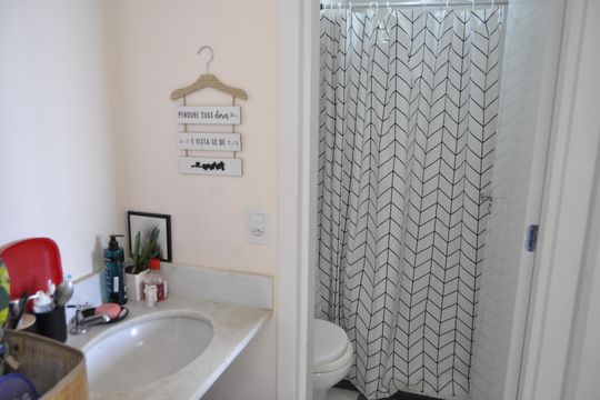 Banheiro de apartamento à venda com 1 quarto, 32m² em Piedade, Rio de Janeiro
