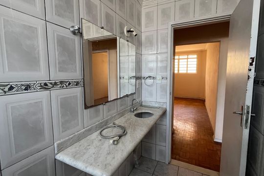 Banheiro de apartamento à venda com 2 quartos, 68m² em Vila Andrade Neves, Campinas