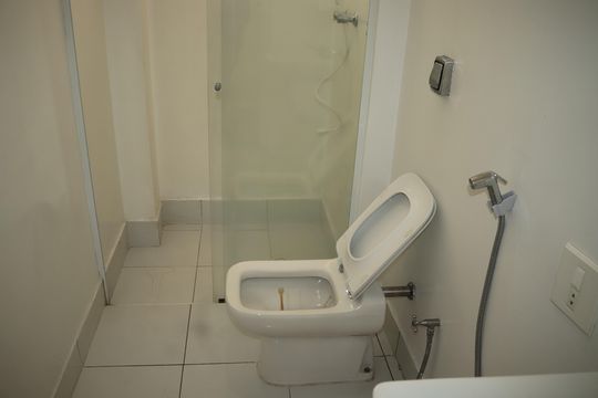 Banheiro da Suíte de apartamento para alugar com 3 quartos, 153m² em Higienópolis, São Paulo