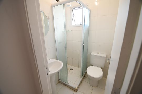 Banheiro de apartamento à venda com 2 quartos, 50m² em Jardim Myrian Moreira da Costa, Campinas