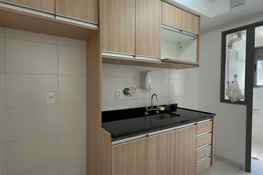 Cozinha de apartamento à venda com 2 quartos, 56m² em Vila Madalena, São Paulo
