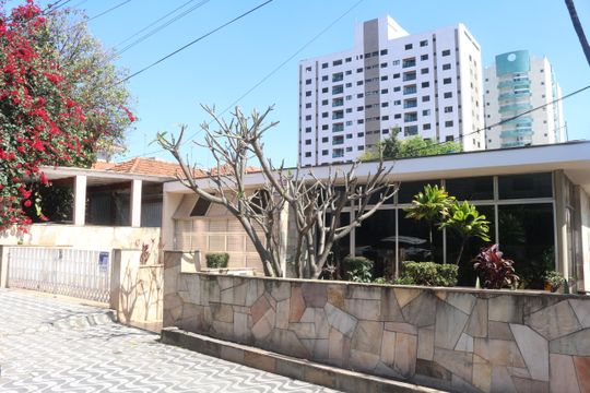 Fachada de casa à venda com 4 quartos, 350m² em Barcelona, São Caetano do Sul
