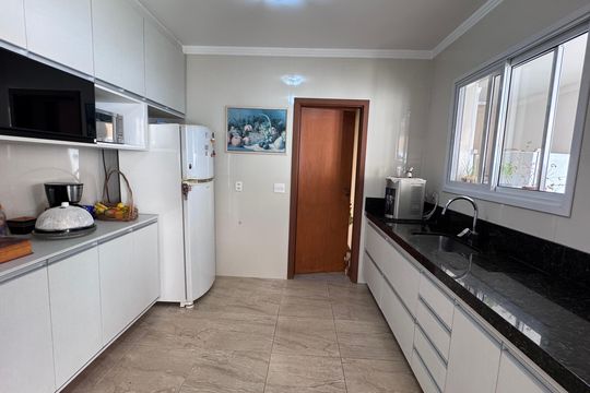 Cozinha de casa de condomínio à venda com 4 quartos, 311m² em Swiss Park, Campinas