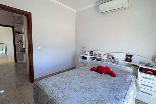 Suíte 4 de casa de condomínio à venda com 4 quartos, 311m² em Swiss Park, Campinas